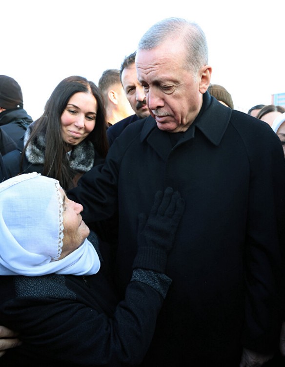 Cumhurbaşkanı Erdoğan'dan Malatya'daki çadır kentte inceleme